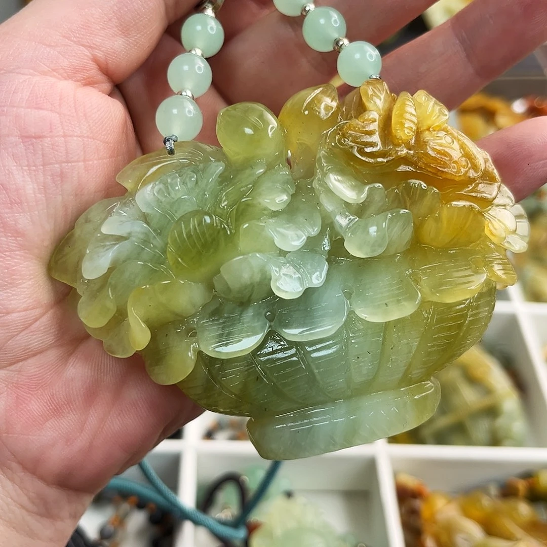 蛇纹石玉颈饰未镶嵌