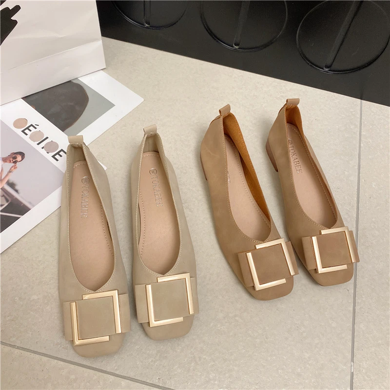 复古方头百搭软底低跟奶奶鞋女新款金属扣舒适软面浅口平底单鞋