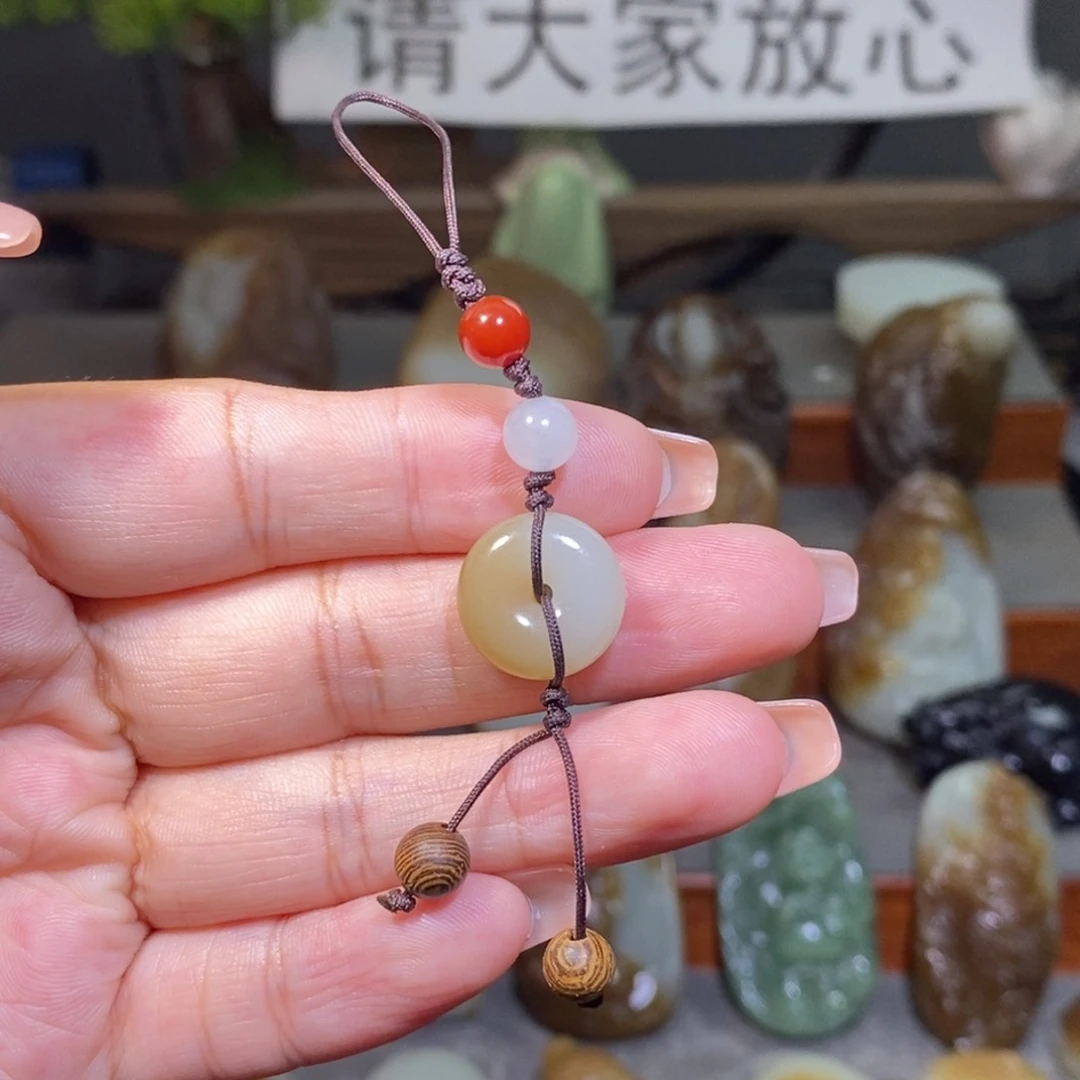 颈饰未镶嵌和田玉挂件