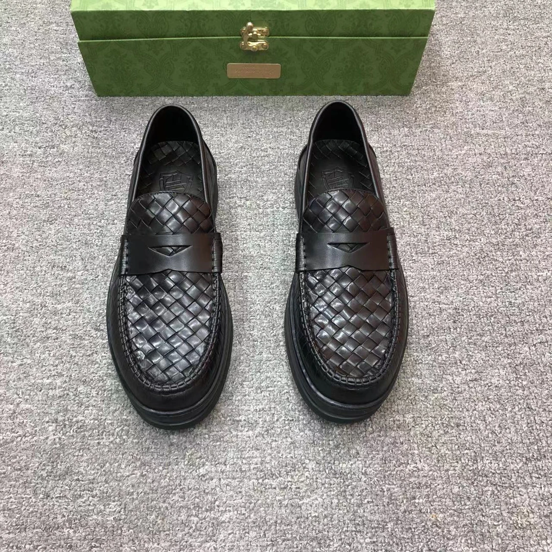 休闲皮鞋商务男士四季通用休闲风舒适厚底