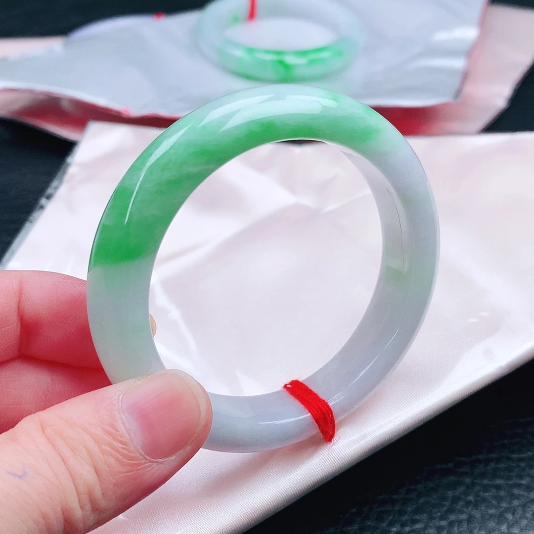 翡翠手镯未镶嵌06