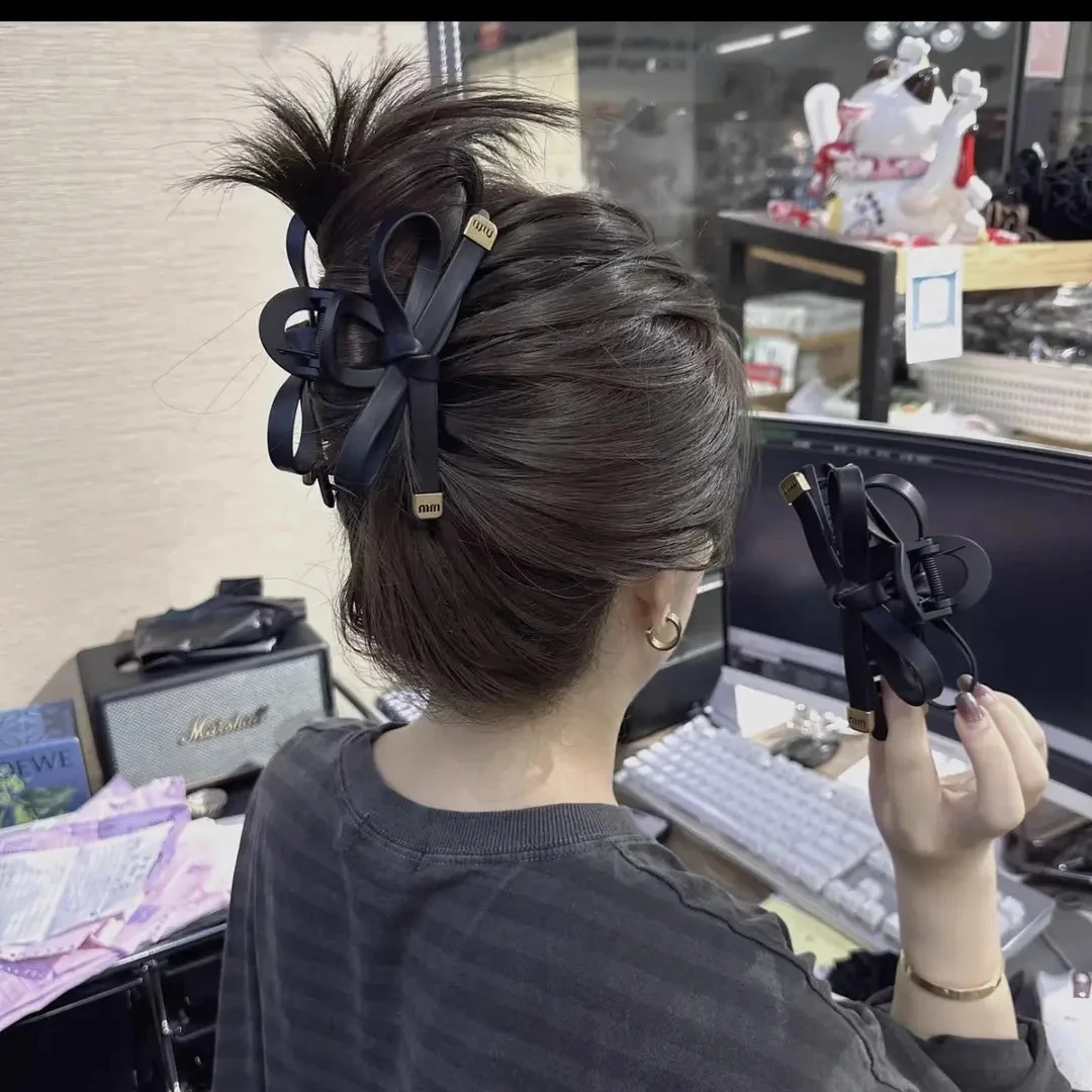 韩版高级感黑色皮质蝴蝶结大号抓夹高端气质盘发鲨鱼夹后脑勺发抓
