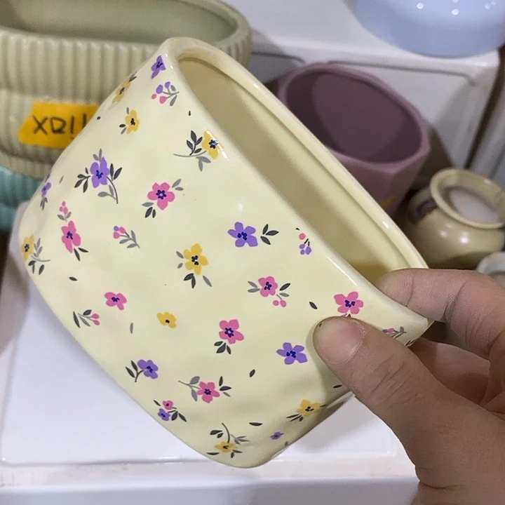 陶盆有孔 瑕疵针孔漏釉介意勿拍外口 13*7外高9