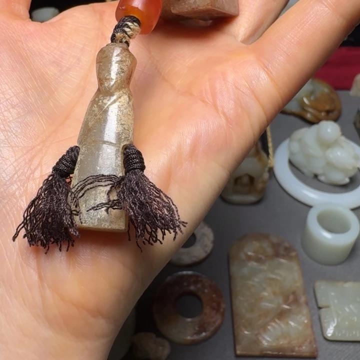 等***)和田玉（糖玉）未镶嵌挂件