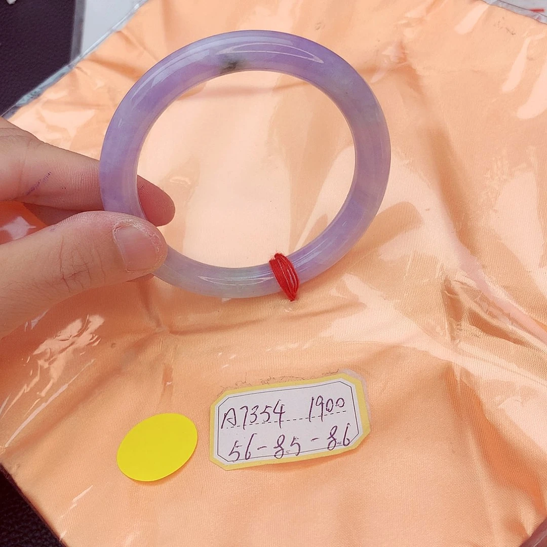 翡翠手镯未镶嵌翡翠