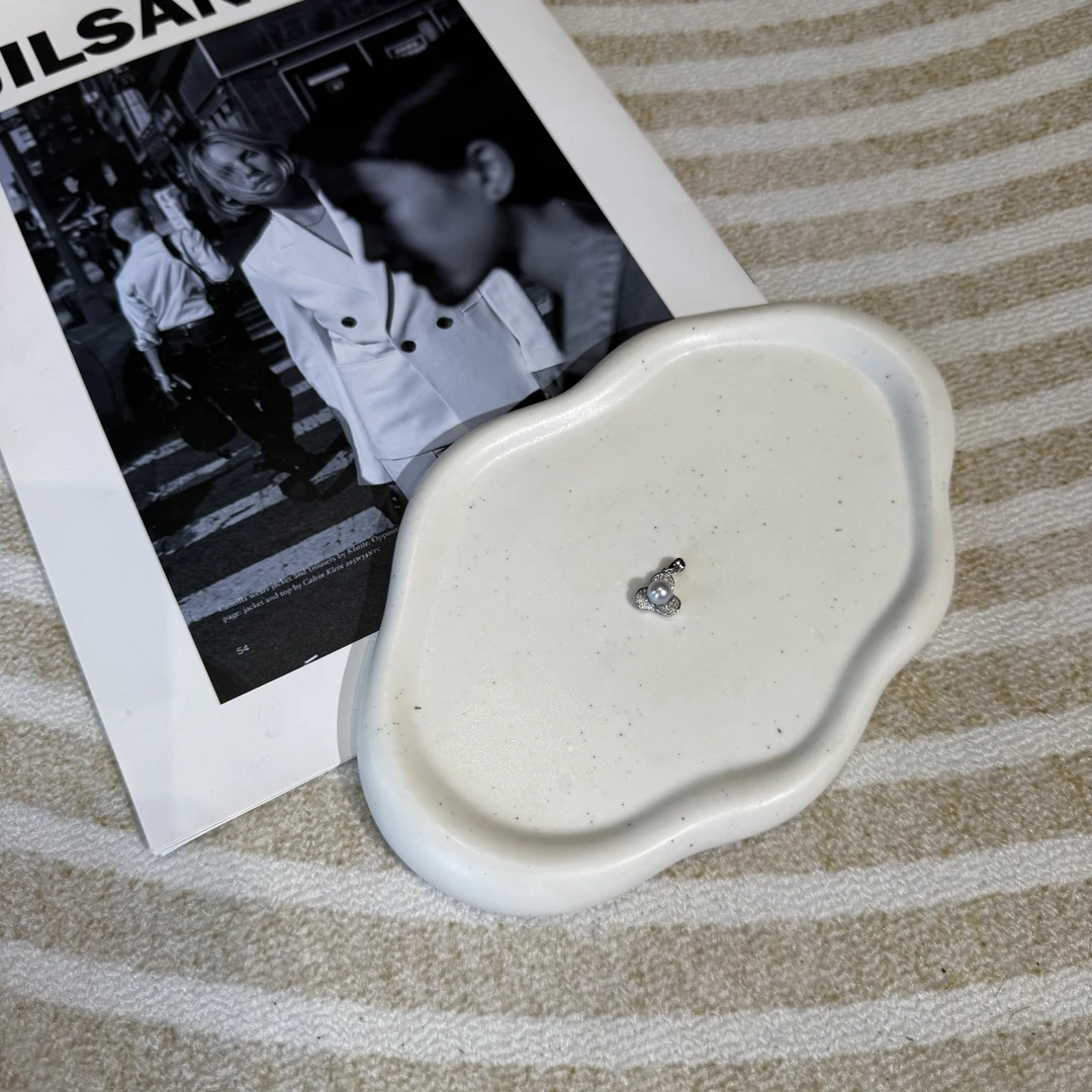 【A156】s925银三角梅花6-7mm海水珍珠吊坠（不含链）