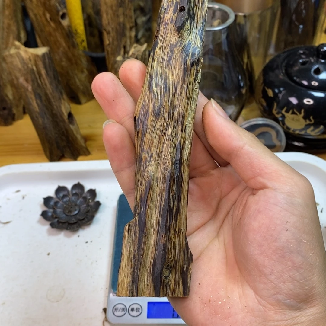 沉香高油香薰路河58克