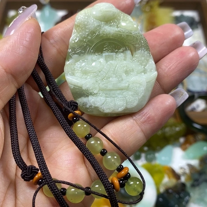 蛇纹石玉未镶嵌吊坠