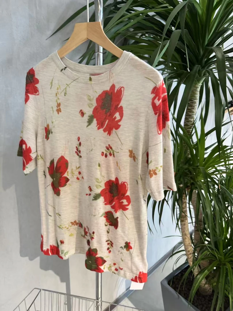 新款时尚百搭T恤 YT7205