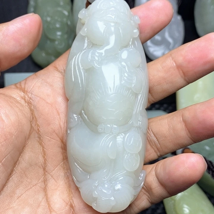 颈饰未镶嵌和田玉万**河