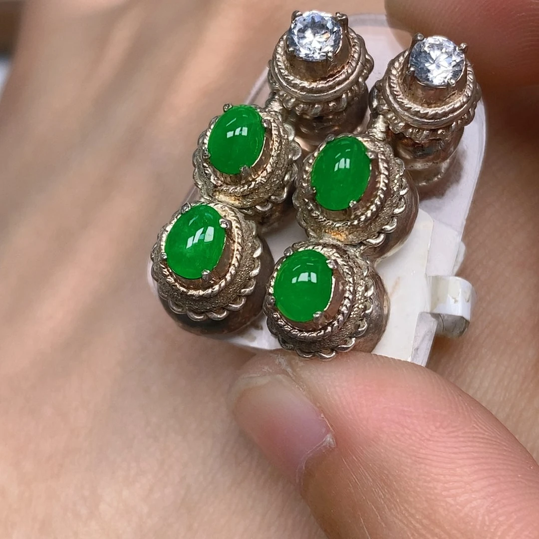 翡翠戒指未镶嵌翡翠