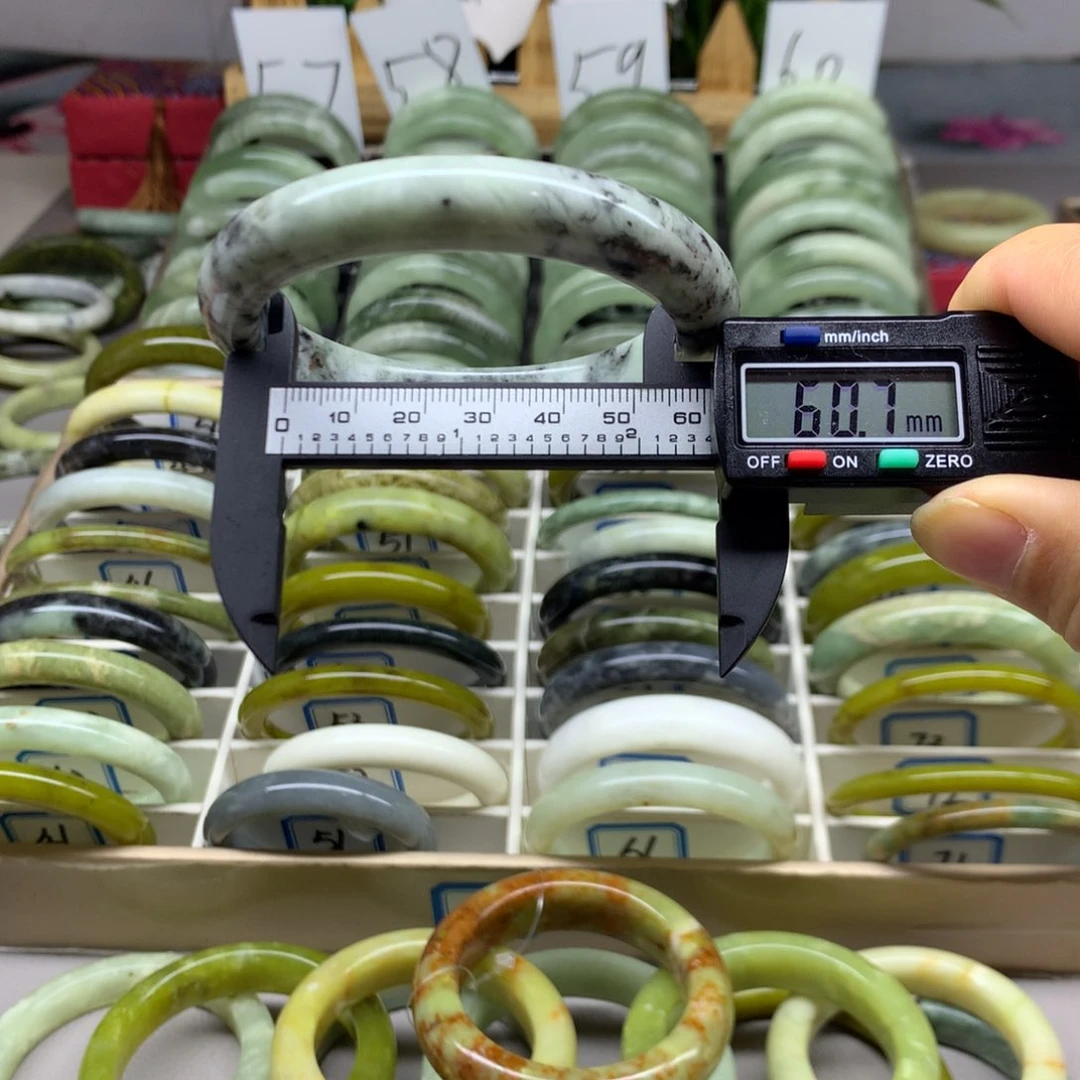 未镶嵌蛇纹石玉手镯60