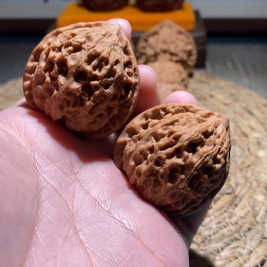 *****桃核吊坠金牛全品