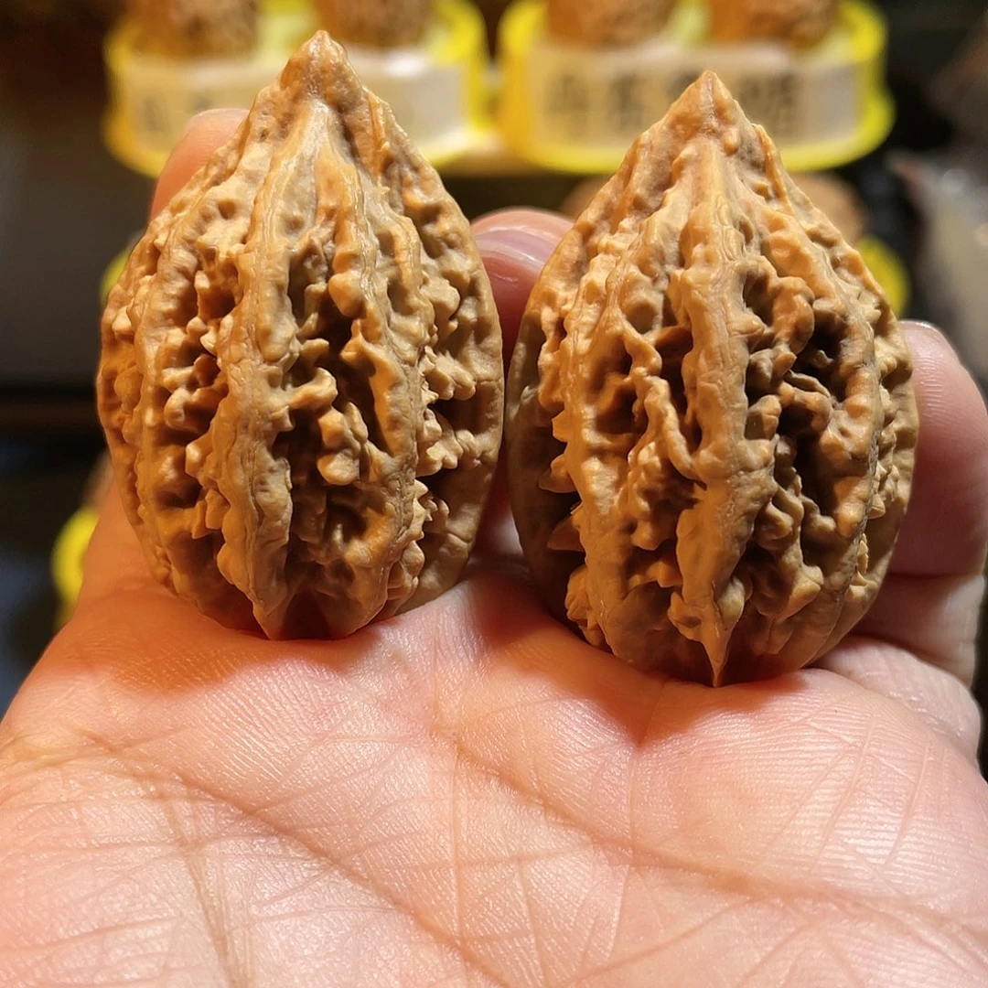 F***-文玩核桃吊坠秋鸡心