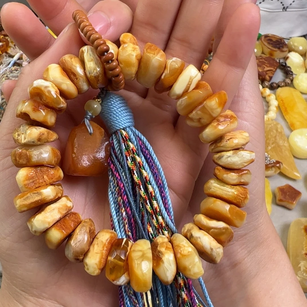 蜜蜡裸石未镶嵌蜜蜡