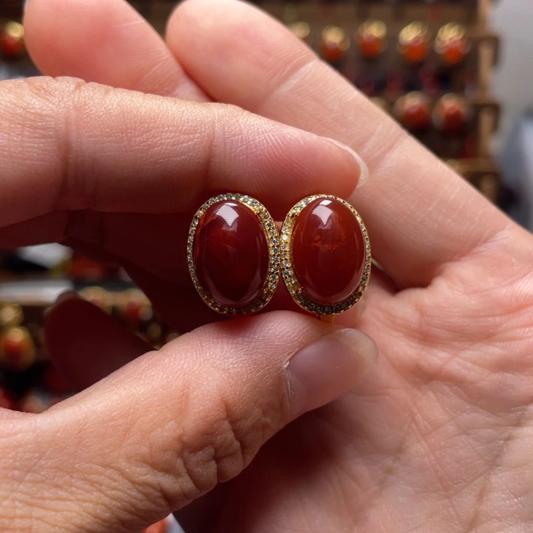 【闪购商品】银S925镶嵌大蛋面耳扣南红玛瑙