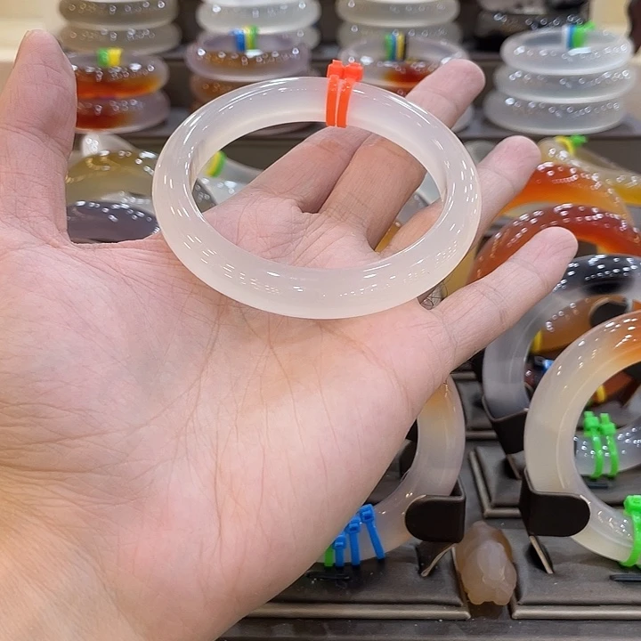 ௸***೨玛瑙/玉髓未镶嵌手镯