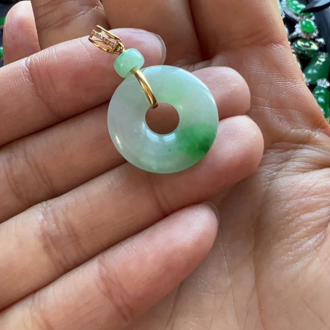 翡翠颈饰18K金镶嵌希*翡翠