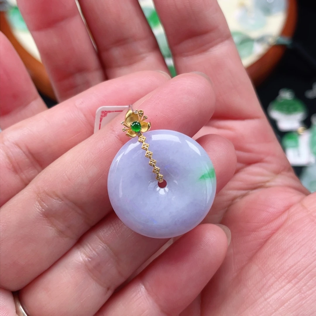 颈饰18K金镶嵌翡翠平安扣