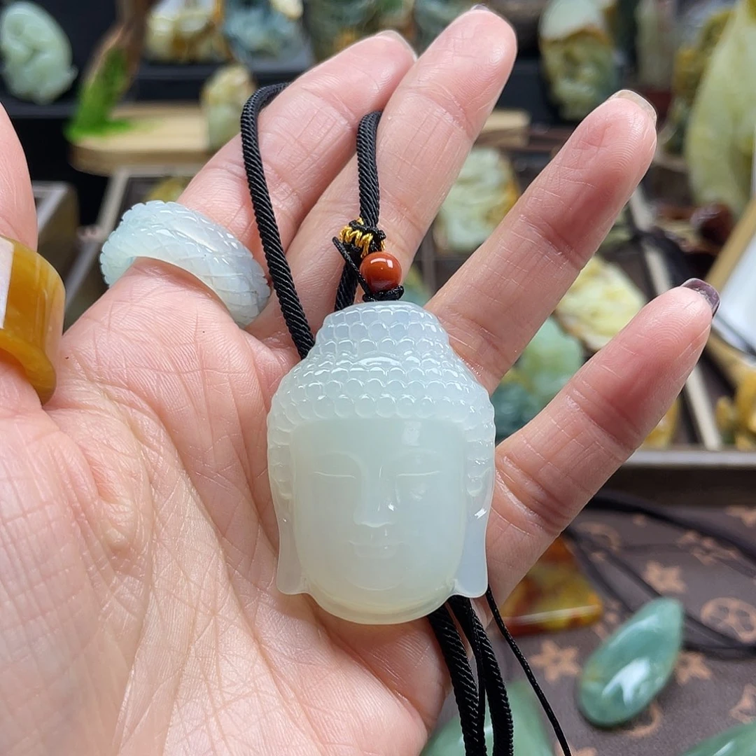 蛇纹石玉颈饰未镶嵌盛**年岫玉佛头