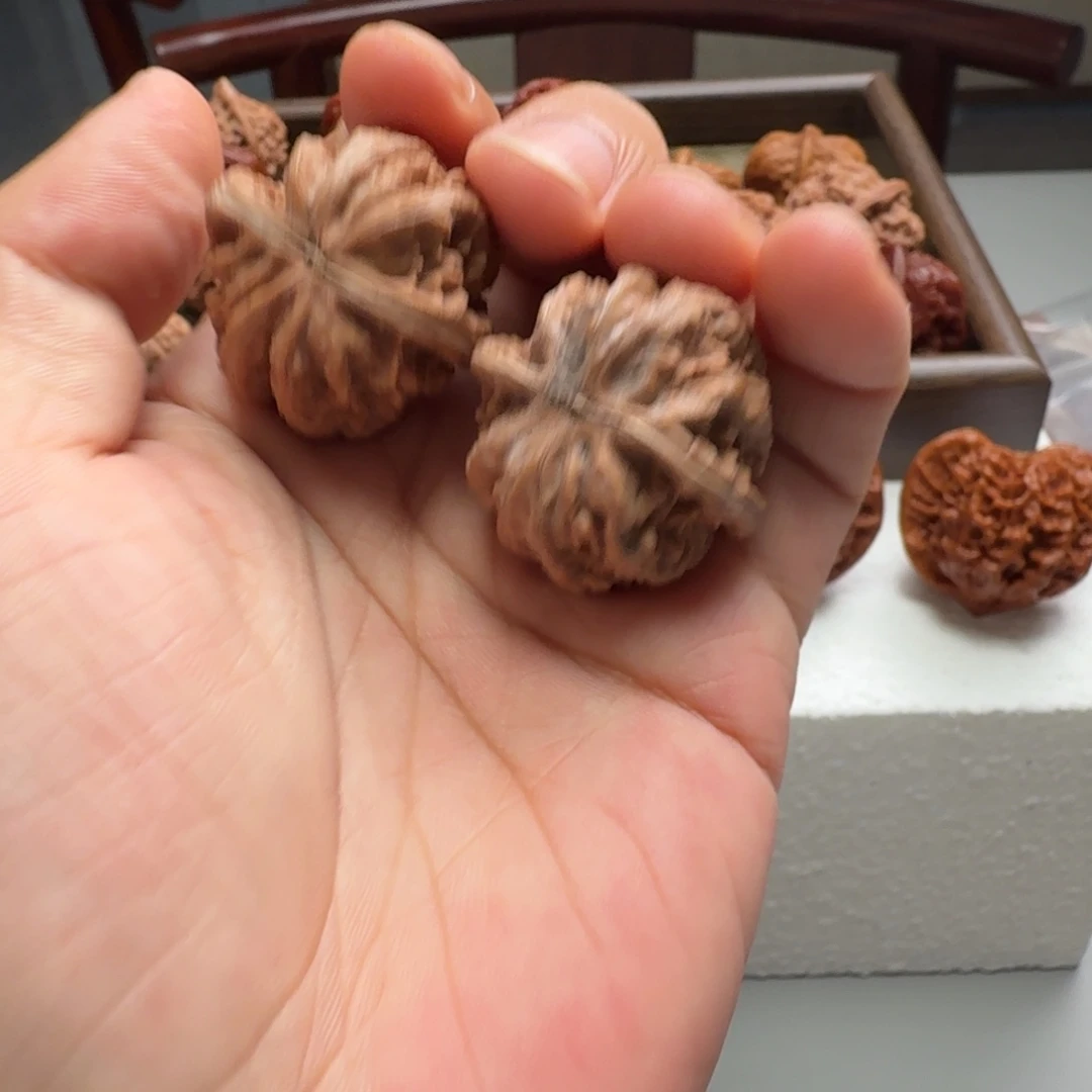 徐***柔吊坠文玩核桃10级福利