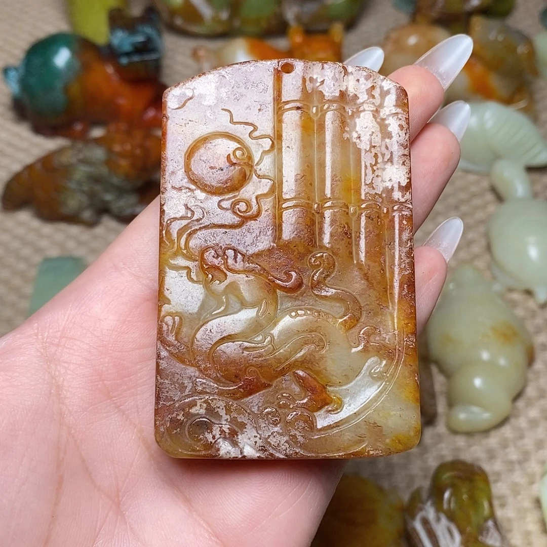 蛇纹石玉未镶嵌颈饰