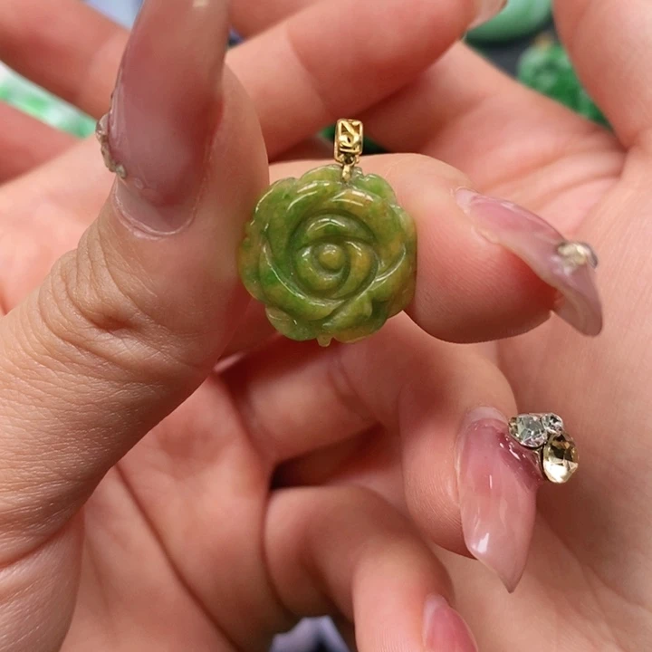 翡翠颈饰未镶嵌吊坠