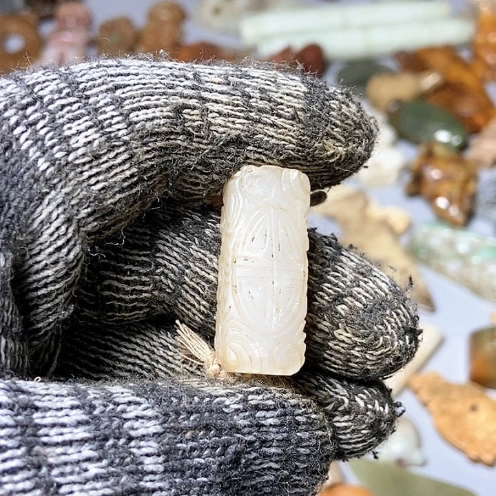 逍***遥和田玉未镶嵌颈饰104
