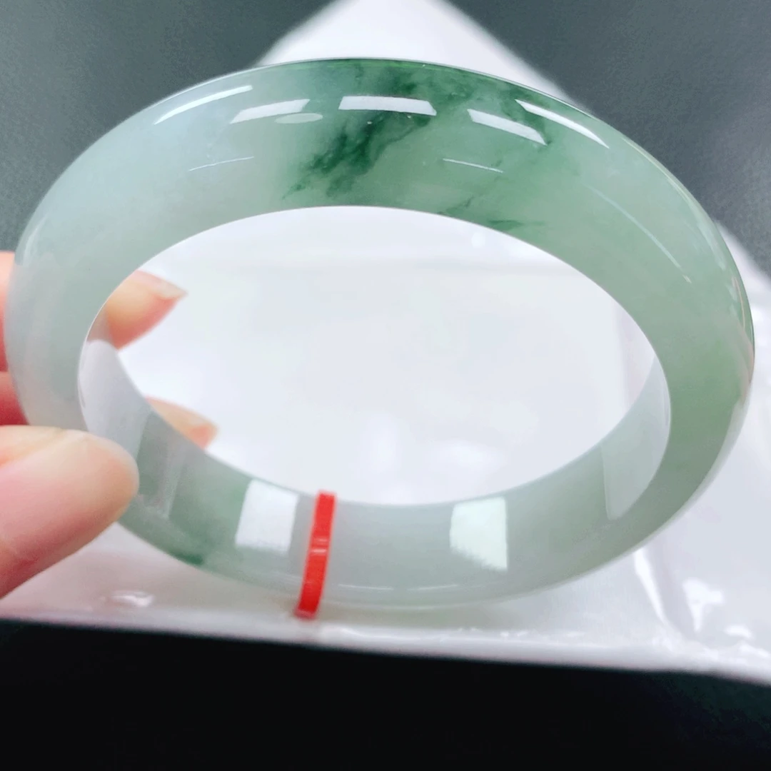 翡翠手镯未镶嵌57圈