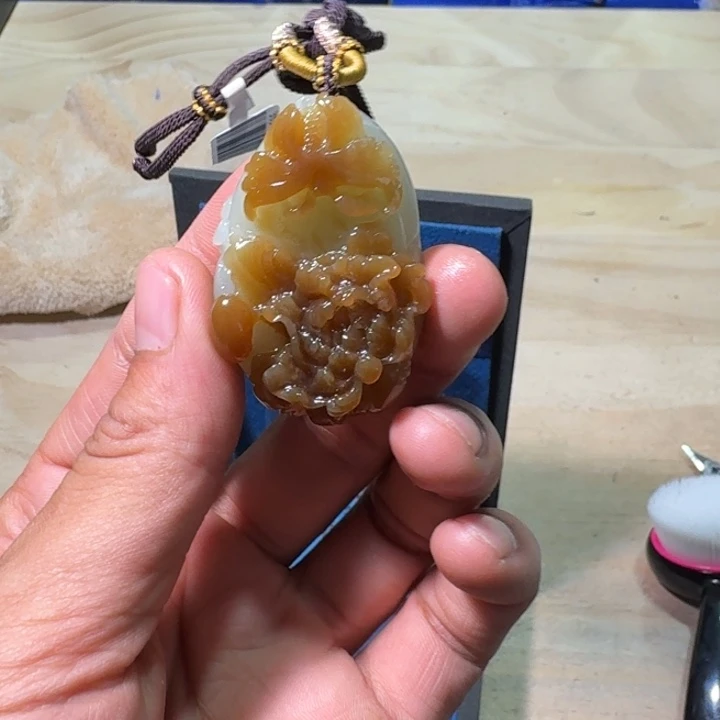 未镶嵌和田玉（糖玉）挂件