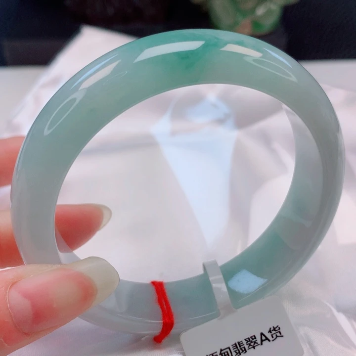 翡翠未镶嵌手镯57圈