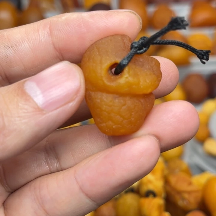 琥珀未镶嵌裸石天然蜜蜡吊坠