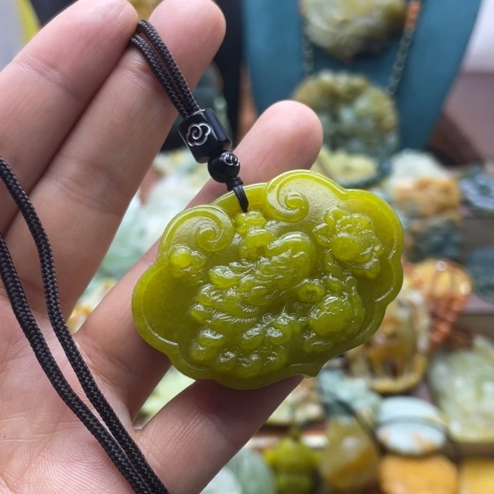 蛇纹石玉合金颈饰