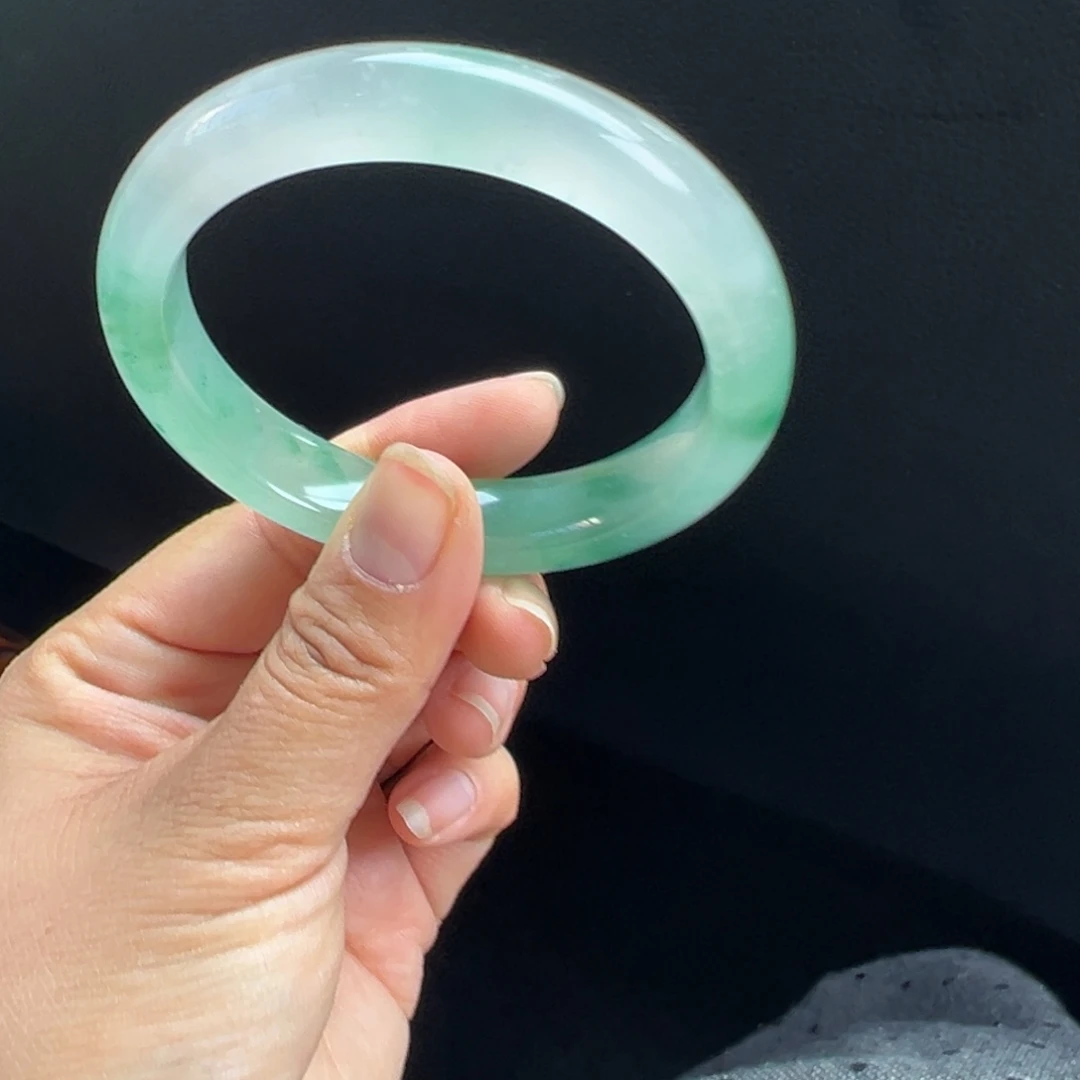 王***丽石英质玉未镶嵌手镯非洲翠5758