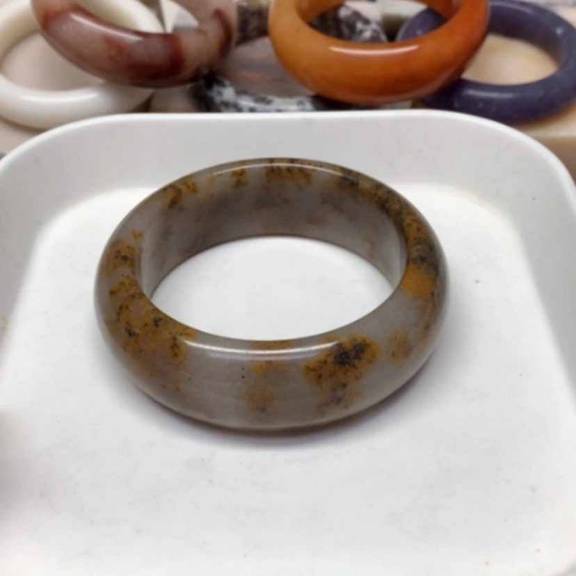 【闪购商品】未镶嵌手镯石英岩玉59