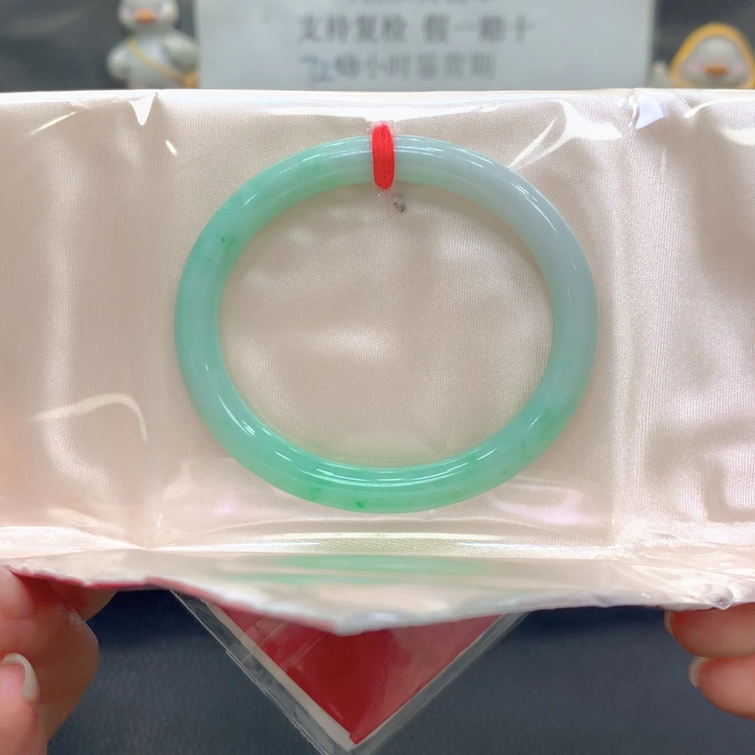 翡翠未镶嵌手镯贵妃2号