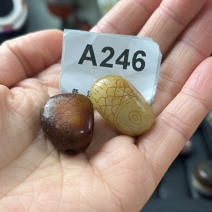 r***玛瑙/玉髓未镶嵌颈饰