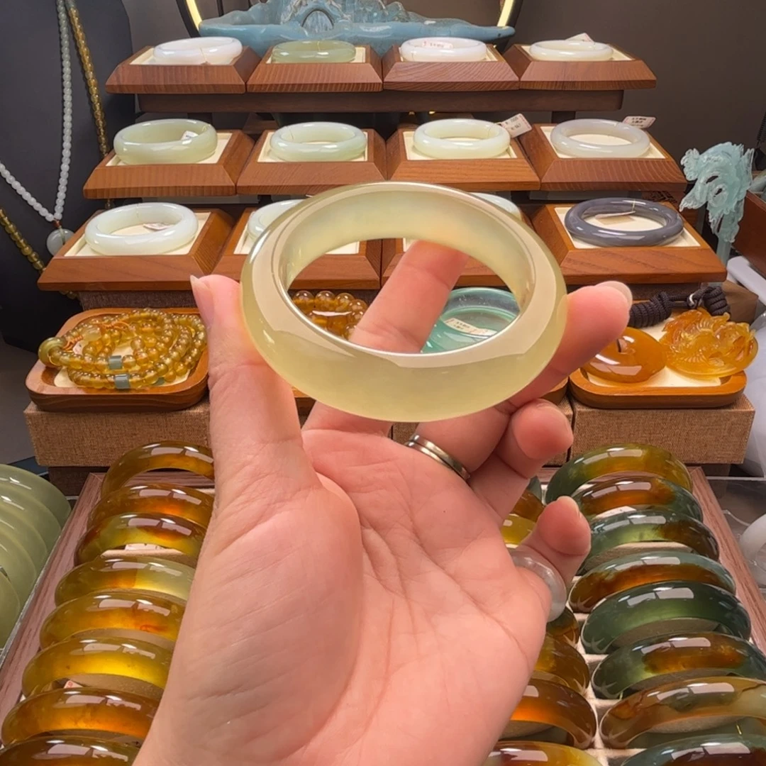 蛇纹石玉未镶嵌手镯58