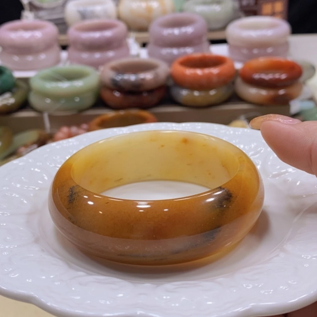 【闪购商品】未镶嵌手镯石英质玉