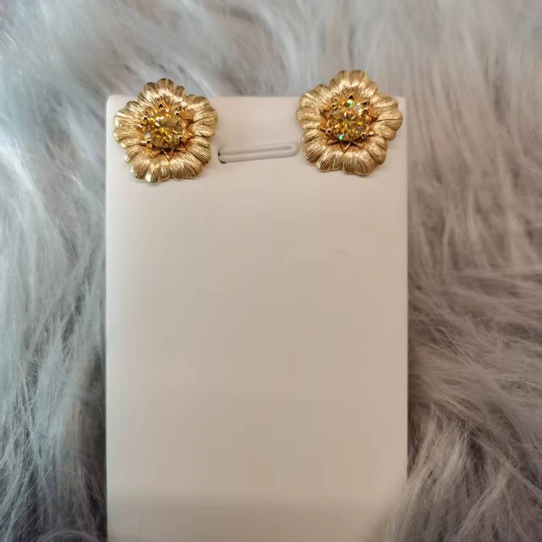 带包装 【樱桃珠宝】 繁花一克拉耳钉.K