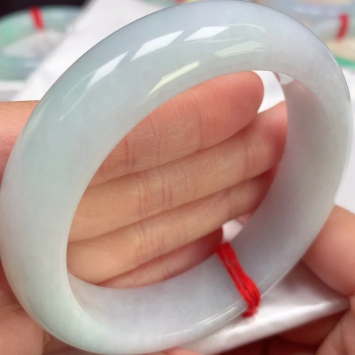 翡翠手镯未镶嵌轮胎70