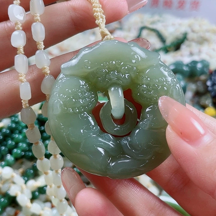 颈饰未镶嵌和田玉