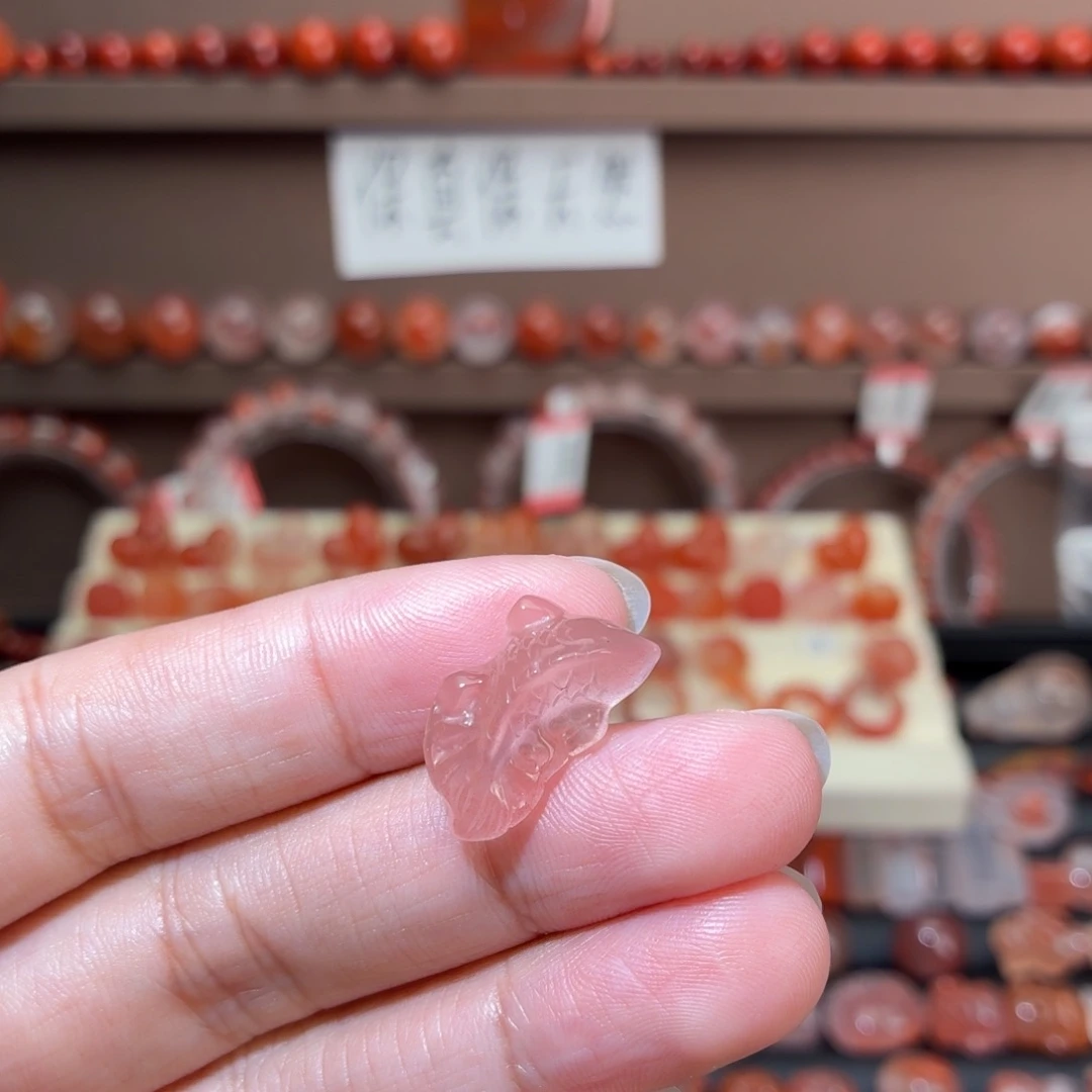 南红玛瑙未镶嵌川料锦鲤