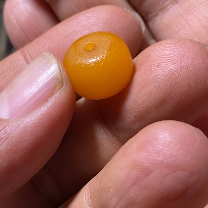 蜜蜡裸石未镶嵌G****?配饰