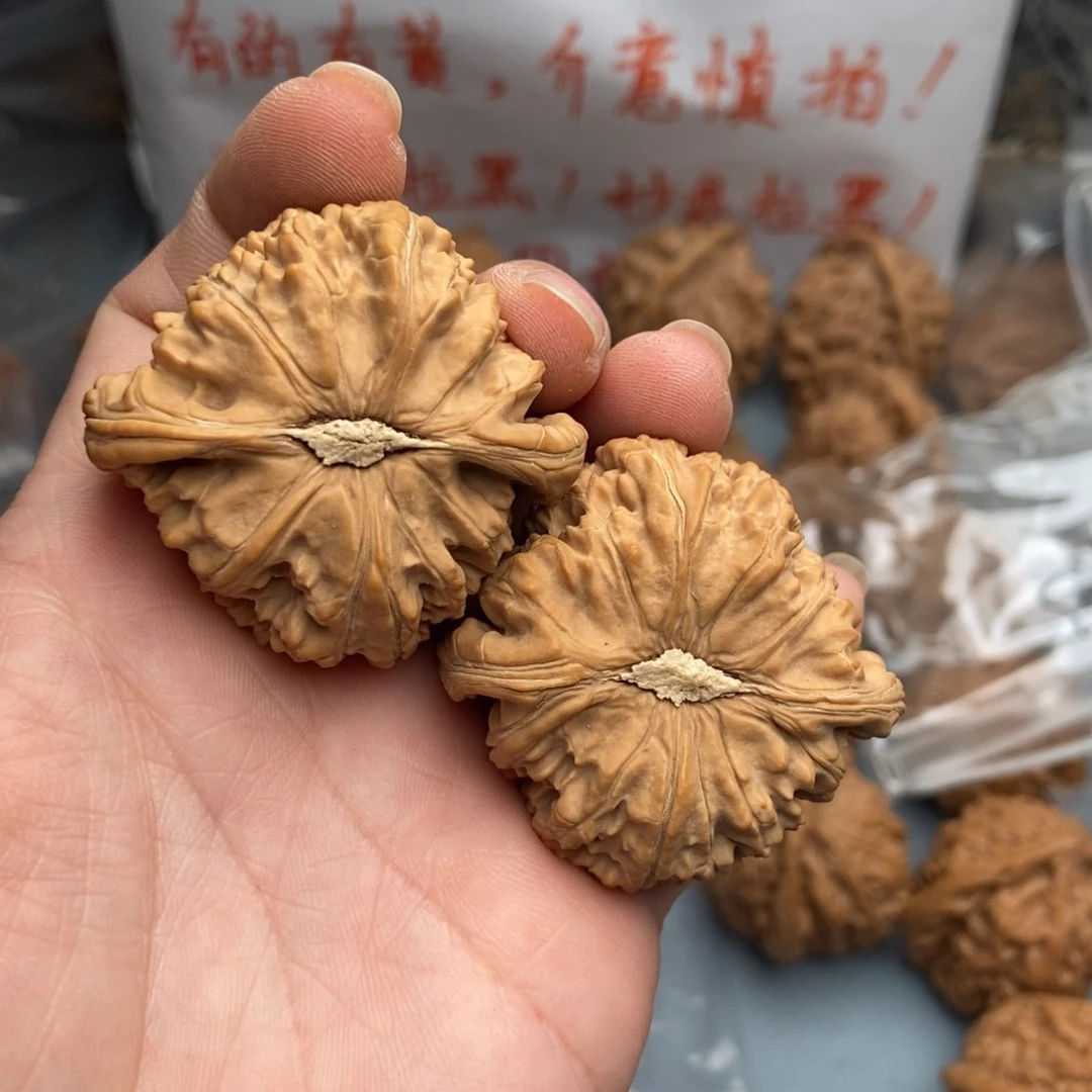 文玩核桃把件?****礼白狮子23