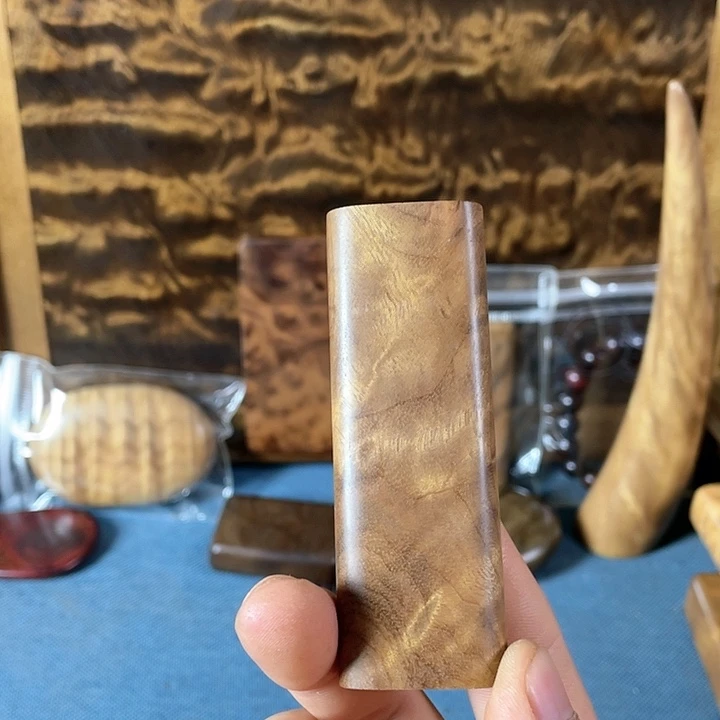 【闪购商品】z****6金丝楠木手把件无事牌