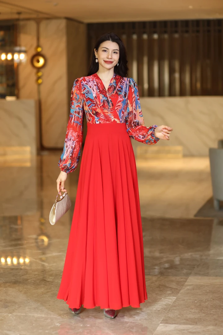 香衣丽华28A-288春季新款长袖V领假两件套长款过膝大摆连衣裙修身