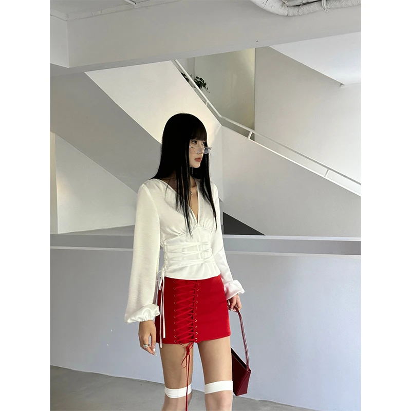 VENUIE【贵族琦梦】白色V领性感显瘦长袖衬衫打底缎面上衣09246