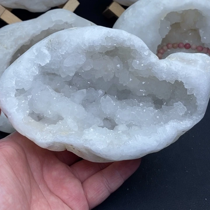 未镶嵌大型摆件（非配饰）水晶白皮晶洞01