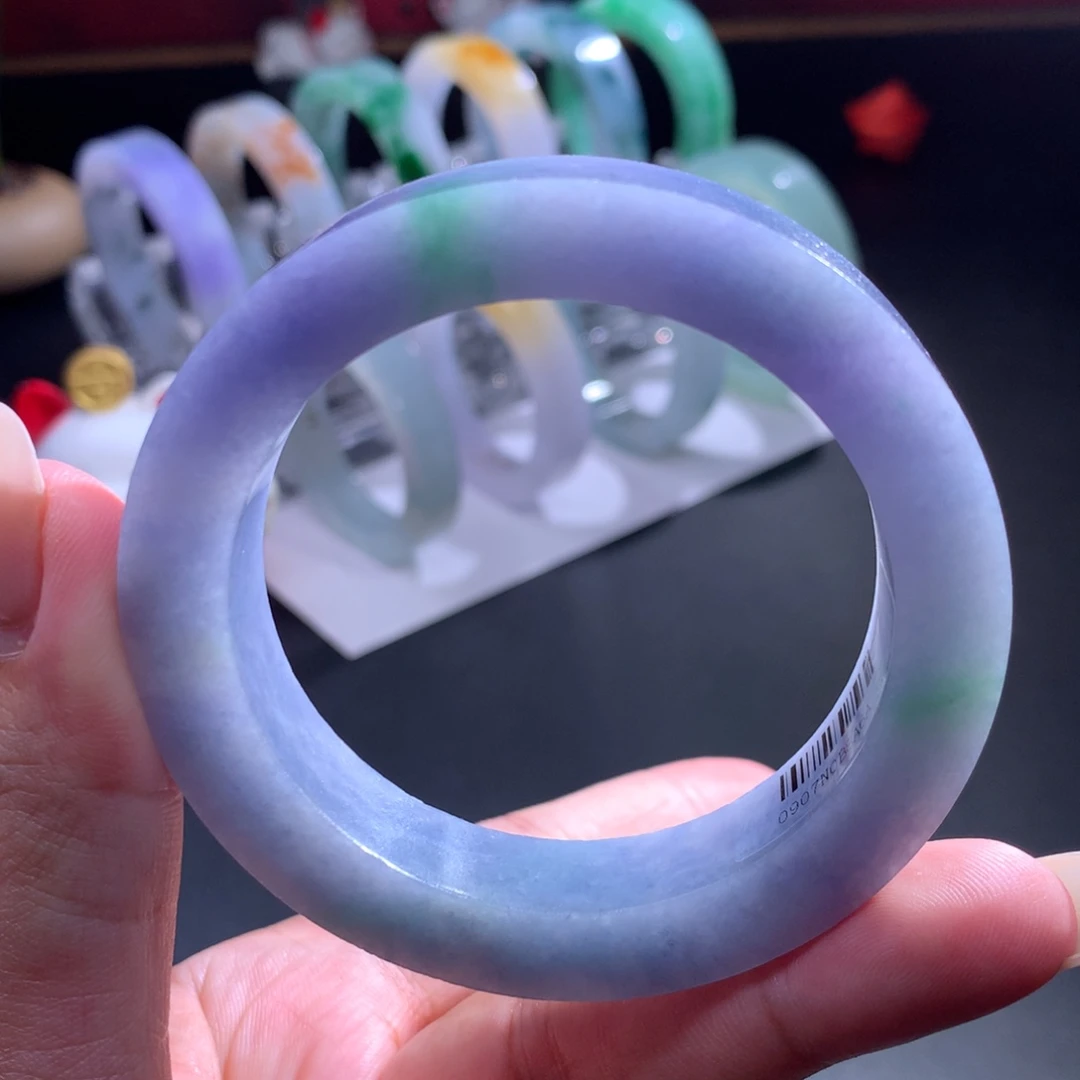 未镶嵌翡翠手镯定制翡翠